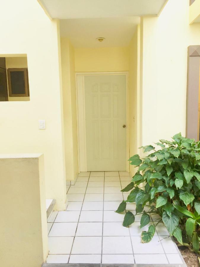 Edificio Maria - 3 Departamentos Y 1 Habitacion Mazatlan Ngoại thất bức ảnh